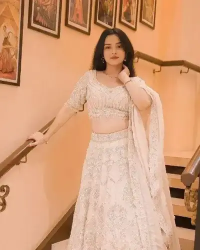 Escort Kheralu